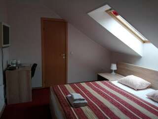 Отели типа «постель и завтрак» Idilė Bed & Breakfast - Visaginas Висагинас Двухместный номер эконом-класса с 1 кроватью или 2 отдельными кроватями-2